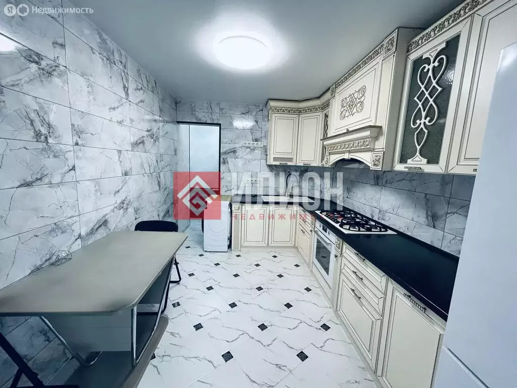 3-комнатная квартира: Симферополь, улица Тренёва, 8 (70 м) - Фото 1