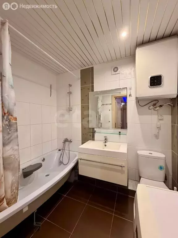 3-комнатная квартира: Тюмень, улица Прокопия Артамонова, 15 (72.9 м) - Фото 2