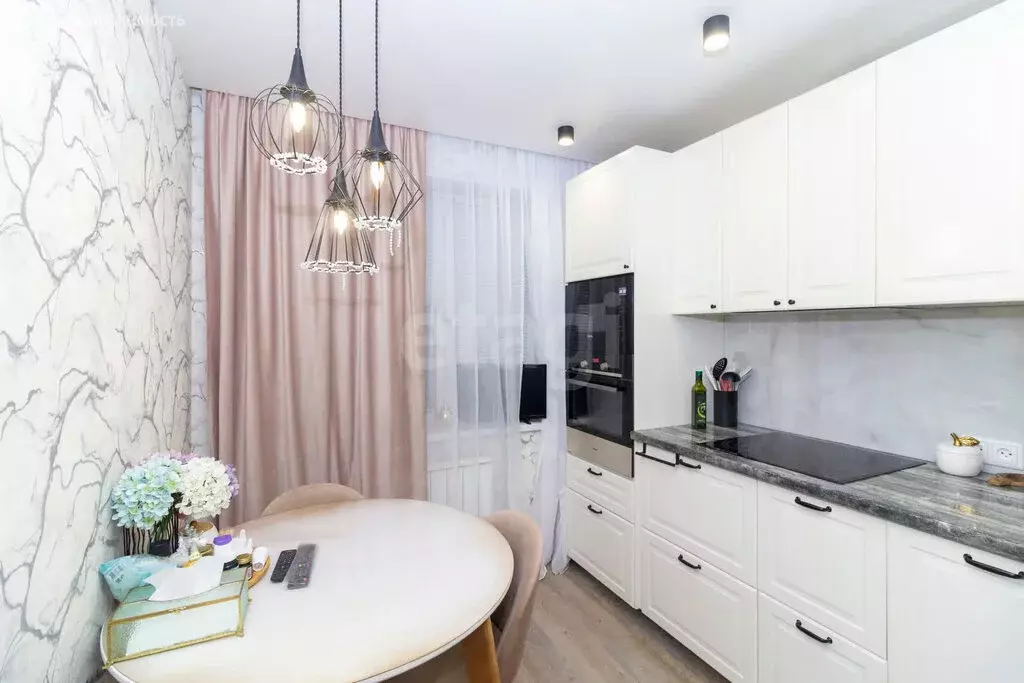 3-комнатная квартира: Тюмень, улица Мельникайте, 128 (67.5 м) - Фото 2