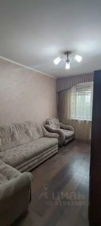 3-к кв. Волгоградская область, Волгоград ул. Маршала Еременко, 52 ... - Фото 0