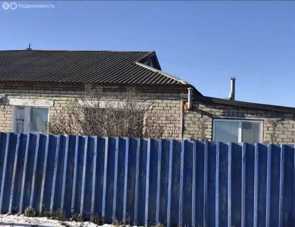 Дом в Алгайское муниципальное образование, посёлок Мирный, улица ... - Фото 1