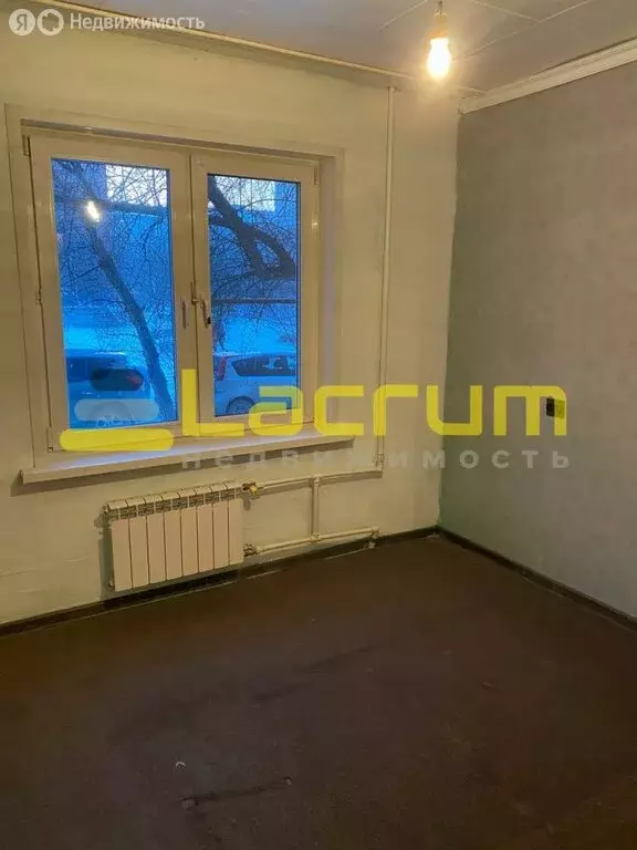 3-комнатная квартира: Красноярск, улица Железнодорожников, 22А (58 м) - Фото 1