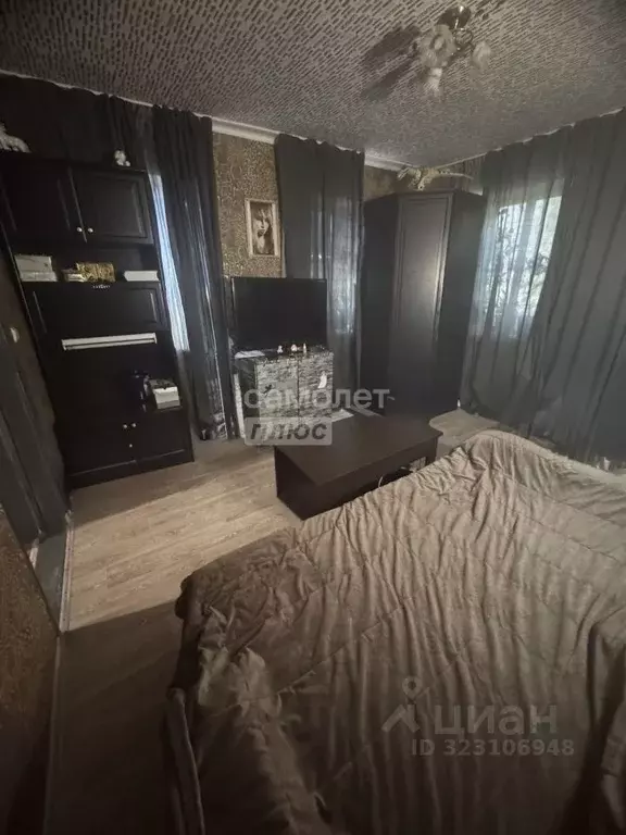 Дом в Краснодарский край, Кореновский район, Бураковский хут. ул. ... - Фото 1