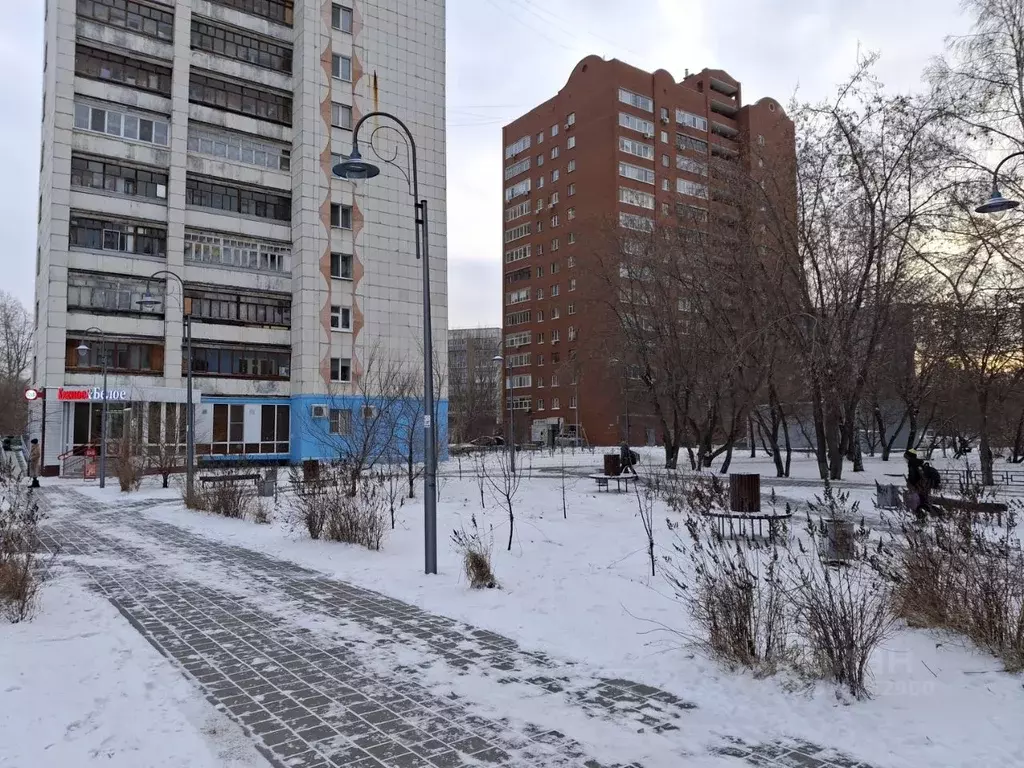 3-к кв. Тюменская область, Тюмень ул. 30 лет Победы, 124 (57.0 м) - Фото 1