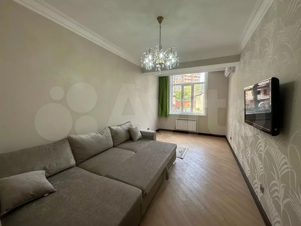 2-к. квартира, 90 м, 1/9 эт. - Фото 1