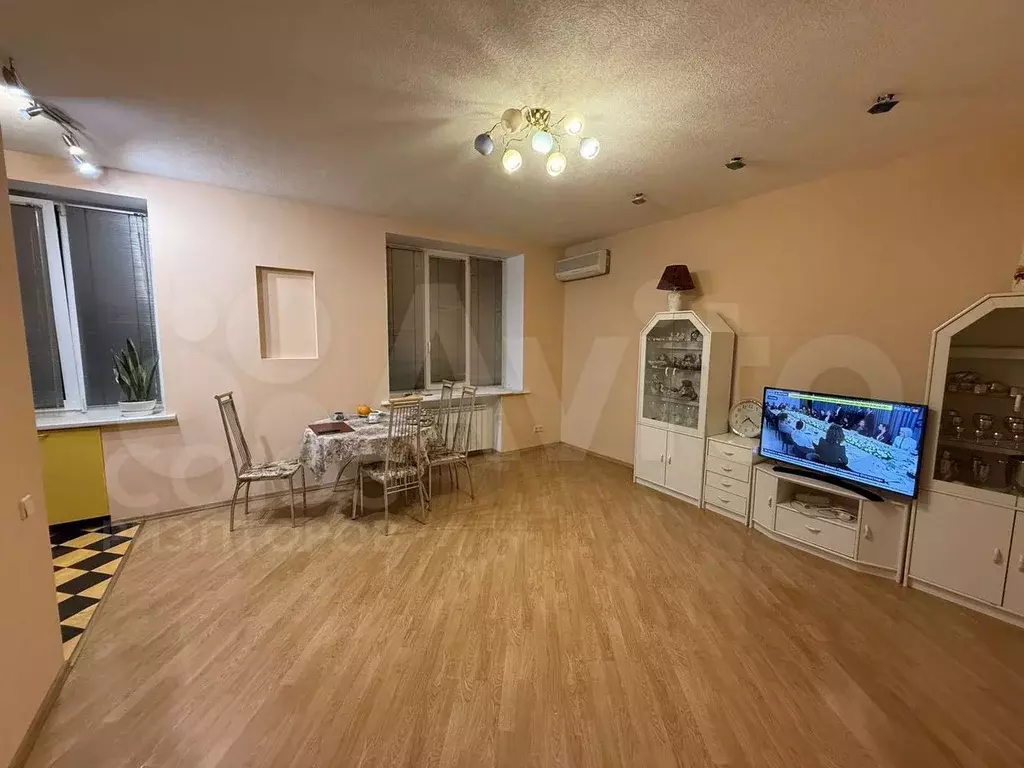 2-к. квартира, 60 м, 2/6 эт. - Фото 1