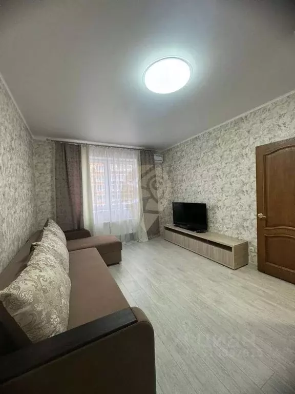 1-к кв. Белгородская область, Старый Оскол Степной мкр, 25 (36.0 м) - Фото 0