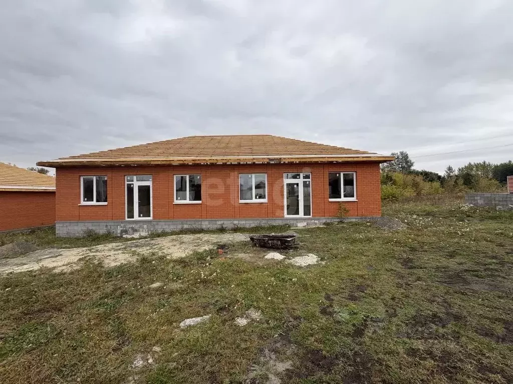 Дом в Белгородская область, Строитель Яковлевский городской округ, ... - Фото 1