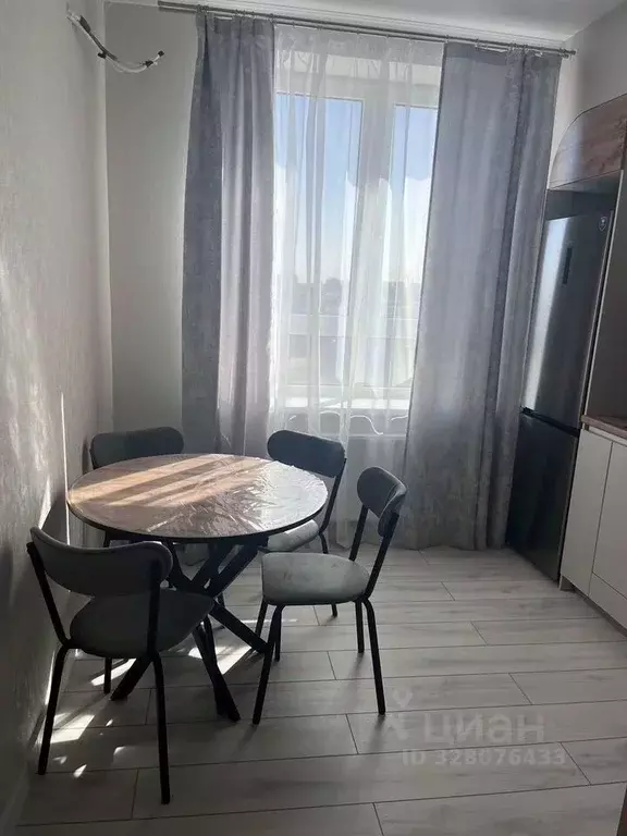 2-к кв. Астраханская область, Астрахань ул. Ахшарумова, 25 (55.0 м) - Фото 2