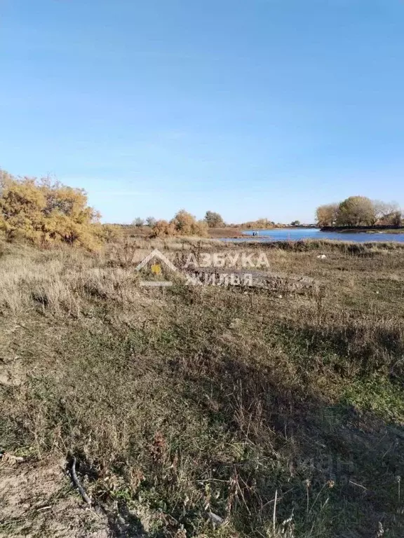 Участок в Астраханская область, пос. Володарский ул. Суворова (6.0 ... - Фото 1