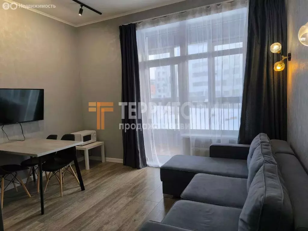 2-комнатная квартира: Пермь, улица Революции, 52 (50 м) - Фото 0