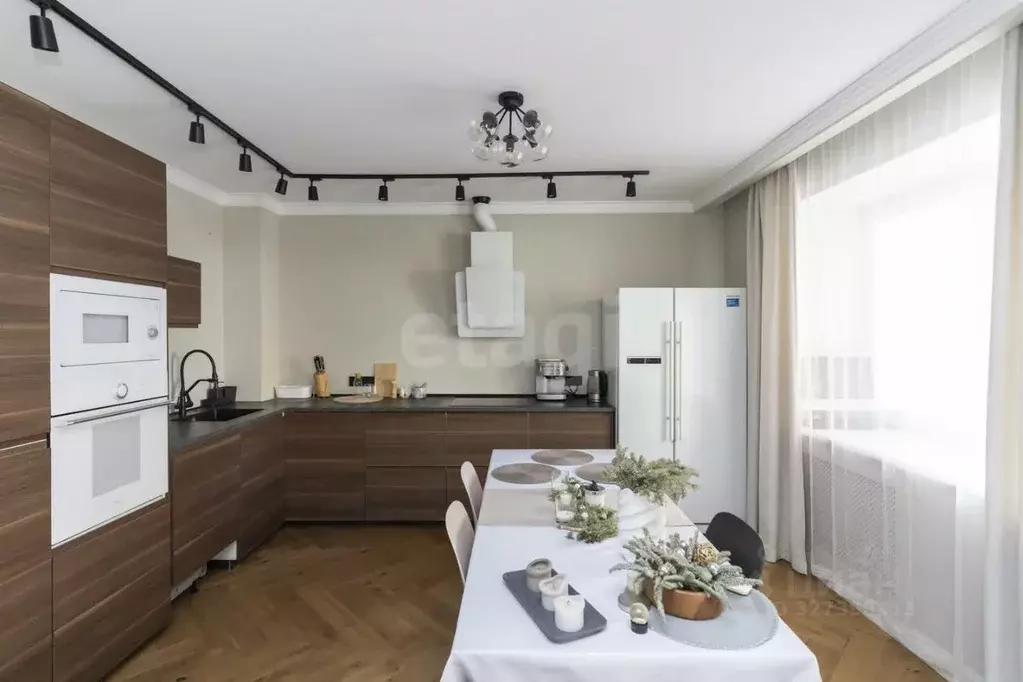 2-к кв. Тюменская область, Тюмень ул. Монтажников, 49 (84.0 м) - Фото 1