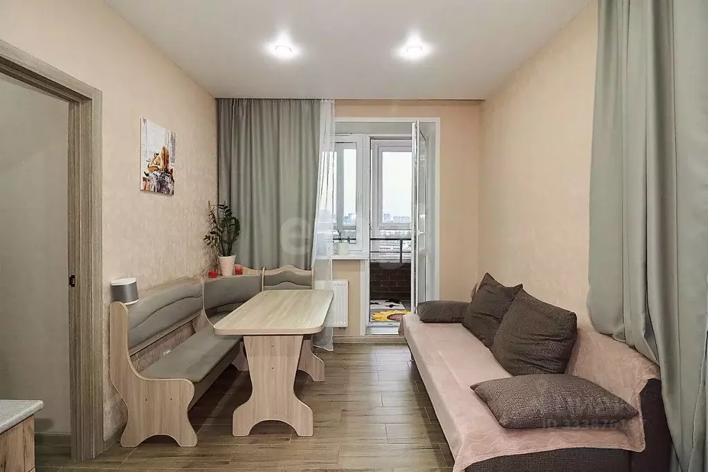 2-к кв. Тюменская область, Тюмень Дамбовская ул., 27к1 (51.5 м) - Фото 1