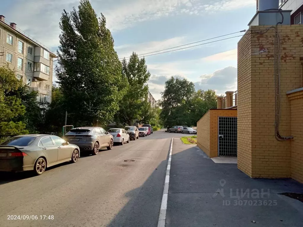 3-к кв. Омская область, Омск Кемеровская ул., 6 (60.0 м) - Фото 1