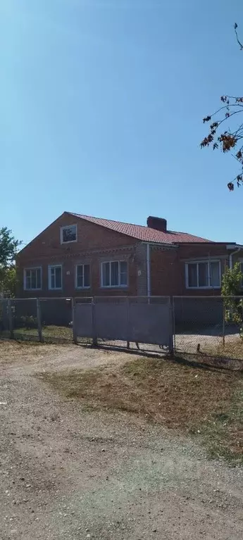 Дом в Краснодарский край, Кущевская ст-ца ул. Вишневая, 4кв2 (80 м) - Фото 1