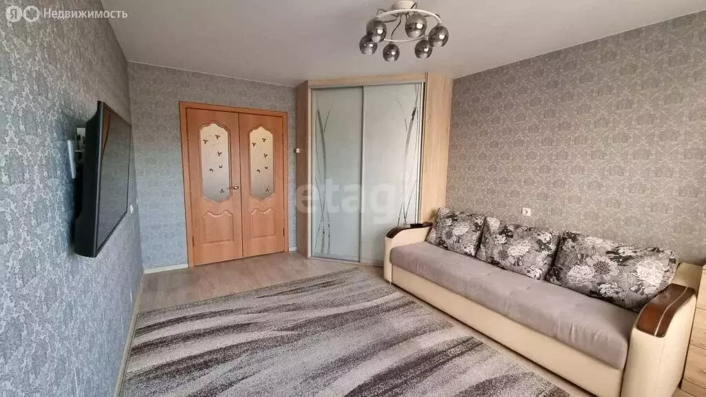 3-комнатная квартира: Омск, улица Дианова, 30 (60 м) - Фото 1