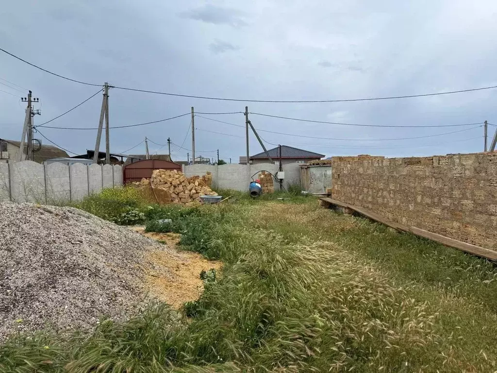 Участок в Крым, Сакский район, с. Молочное  (6.0 сот.) - Фото 1