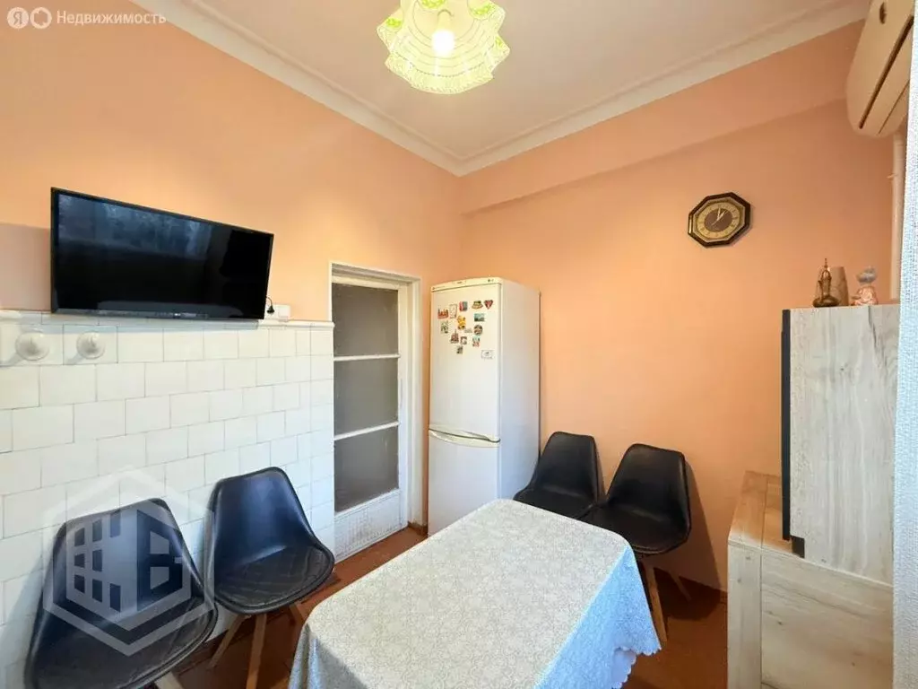 3-комнатная квартира: Ялта, Киевская улица, 14 (77.3 м) - Фото 1
