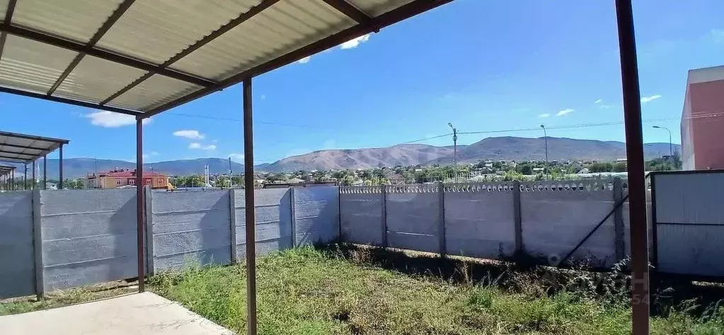 Дом в Крым, Симферопольский район, Добровское с/пос, с. Заречное ул. ... - Фото 1