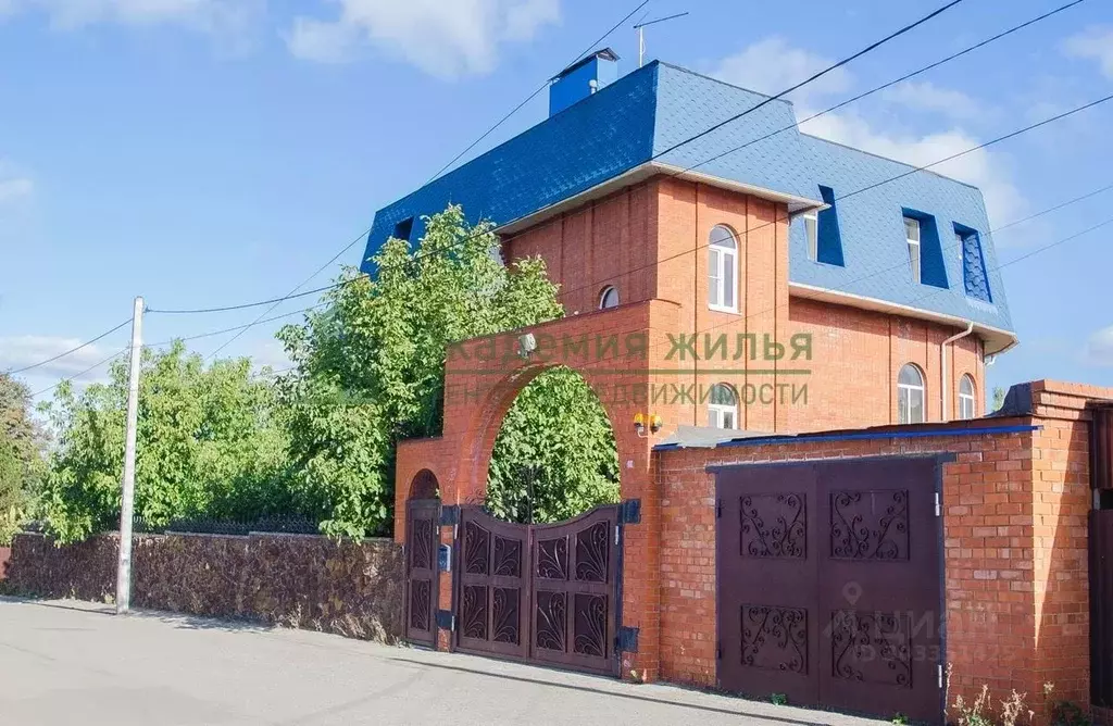 Дом в Саратовская область, пос. Дубки ул. Овражная, 8 (520 м) - Фото 1