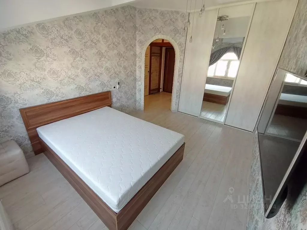 1-к кв. Крым, Симферополь ул. Железнодорожная, 1Г (30.0 м) - Фото 1