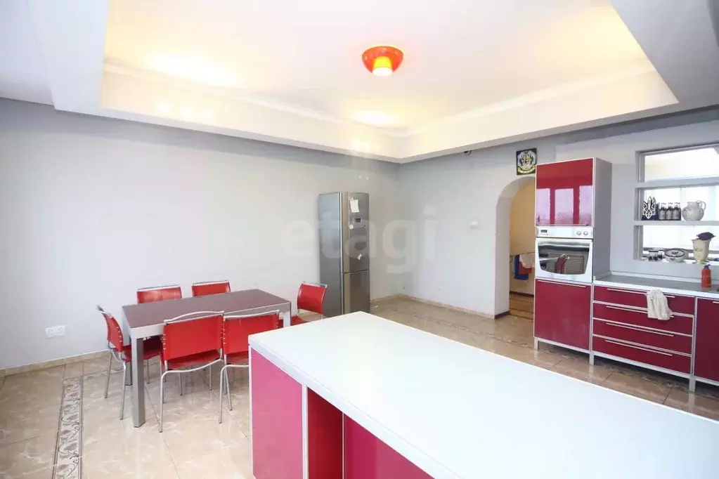 4-к кв. Тюменская область, Тюмень Холодильная ул., 85к1 (189.0 м) - Фото 1