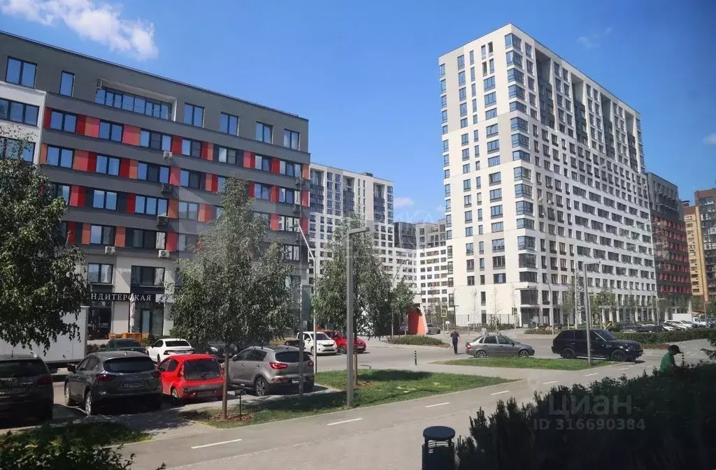 2-к кв. Тюменская область, Тюмень ул. 50 лет Октября, 57Б (55.5 м) - Фото 0