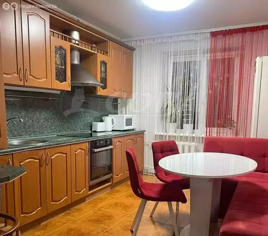 3-комнатная квартира: Тюмень, улица Бабарынка, 20А (46 м) - Фото 1
