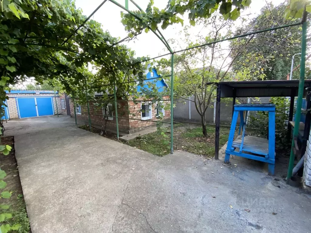 Дом в Ставропольский край, Апанасенковский муниципальный округ, с. ... - Фото 1