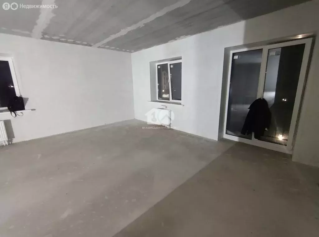 3-комнатная квартира: посёлок Октябрьский, Лучезарная улица (55.3 м) - Фото 1