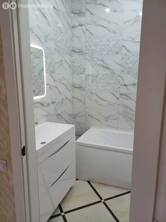 Дом в Михайловск, улица Александра Чекалина, 16 (100 м) - Фото 1