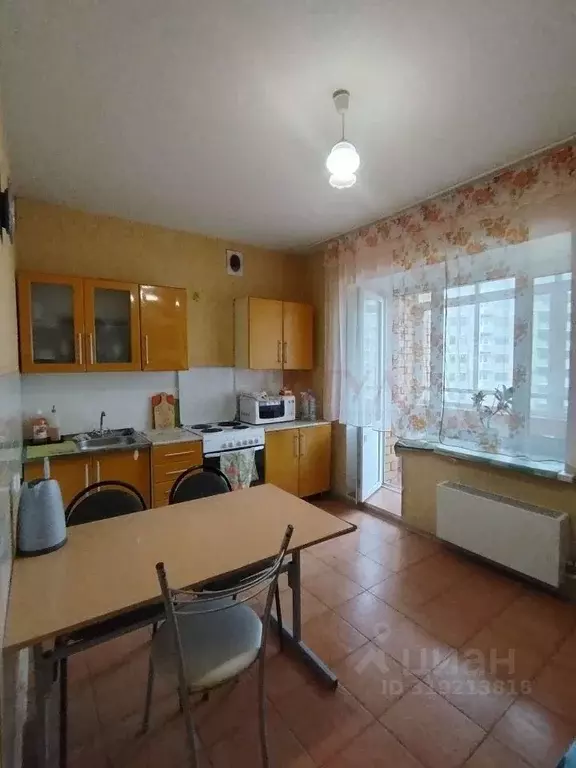 2-к кв. Белгородская область, Старый Оскол Степной мкр, 22 (71.0 м) - Фото 0