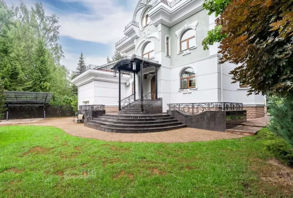 Дом в Московская область, Красногорск Береста тер., 7 (760 м) - Фото 1