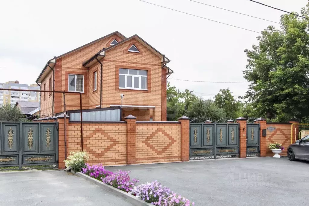 Дом в Тюменская область, Тюмень Парфеново мкр, ул. Хусаинова (201 м) - Фото 1