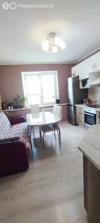 2-комнатная квартира: деревня Жилина, улица Естина, 9 (60 м) - Фото 1