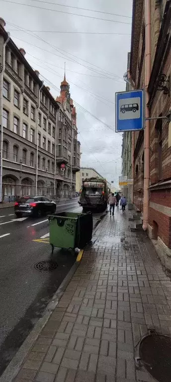 Малютка в центре - Фото 0