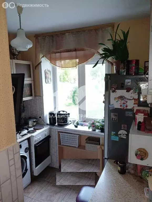 3-комнатная квартира: Бердск, Микрорайон, 44 (59.1 м) - Фото 0