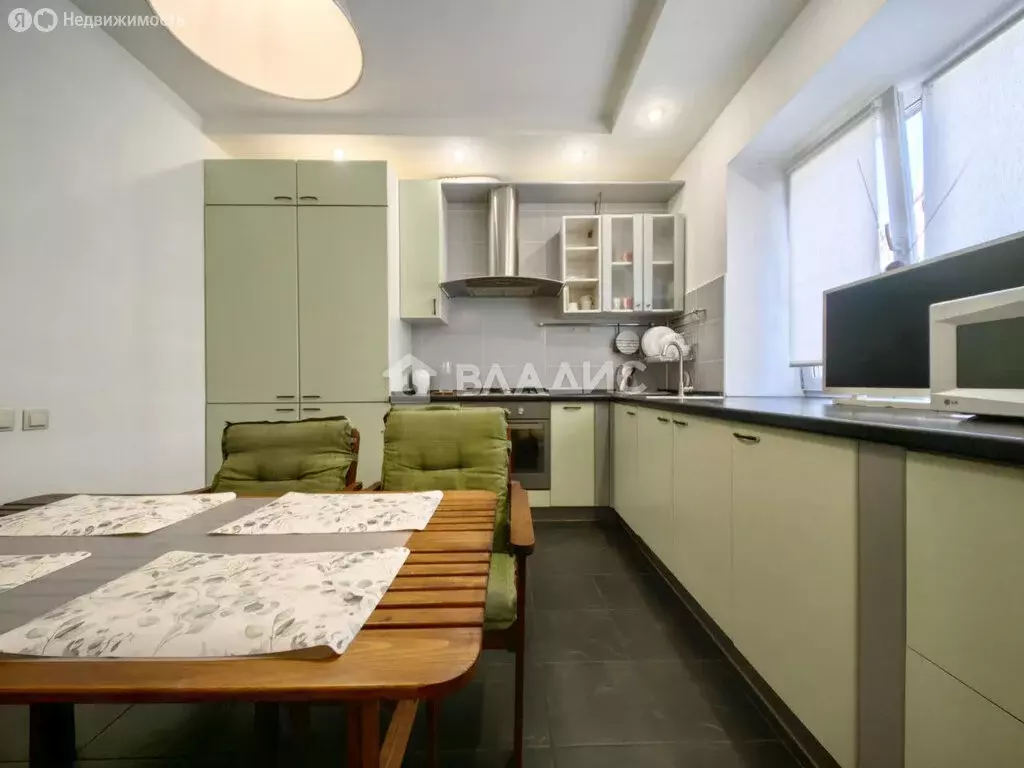2-комнатная квартира: Смоленск, улица Рыленкова, 32А (67 м) - Фото 1