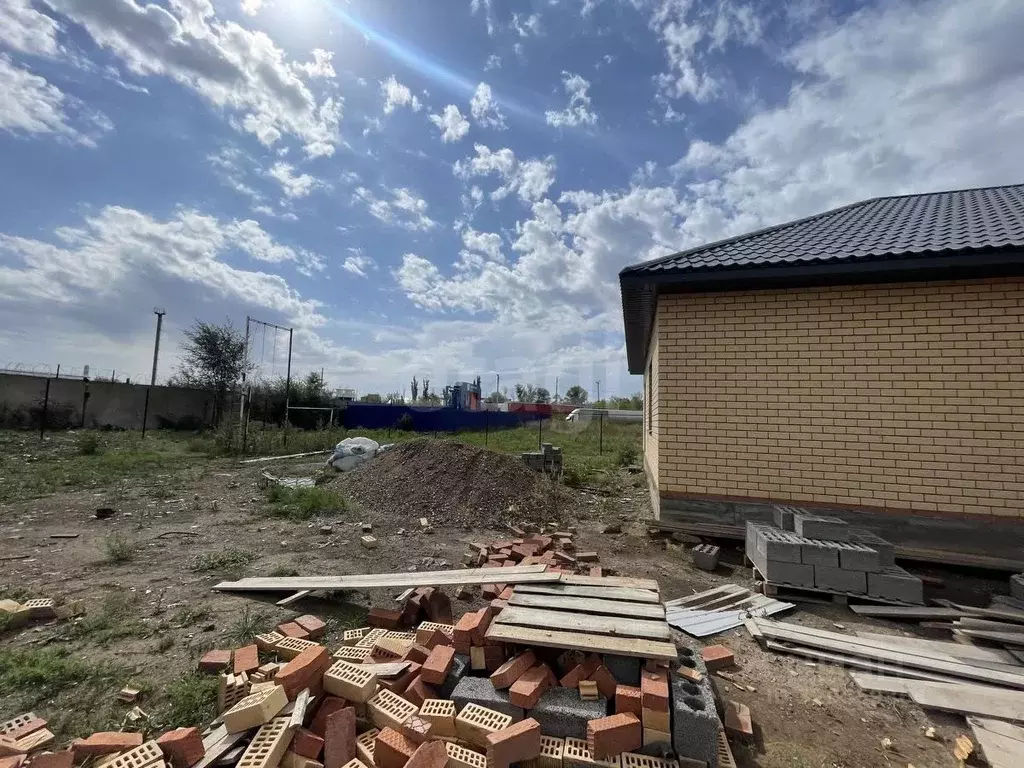 Дом в Оренбургская область, Оренбург Пугачи мкр, ул. Щетинина, 35 (110 ... - Фото 1