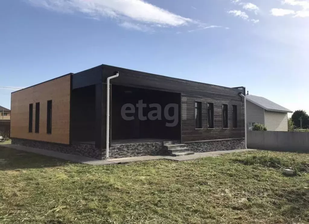 Дом в Калужская область, Малоярославецкий муниципальный округ, ... - Фото 1