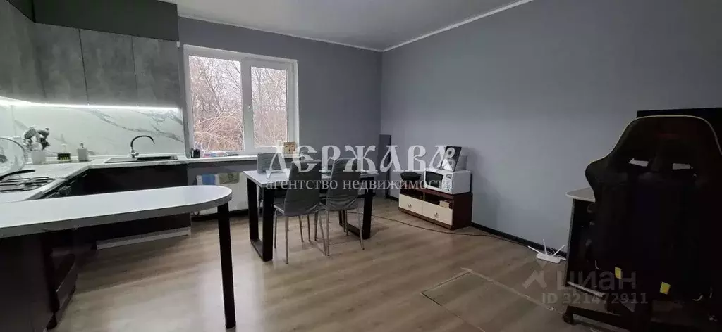 Дом в Белгородская область, Старый Оскол Коммунистическая ул. (65 м) - Фото 1