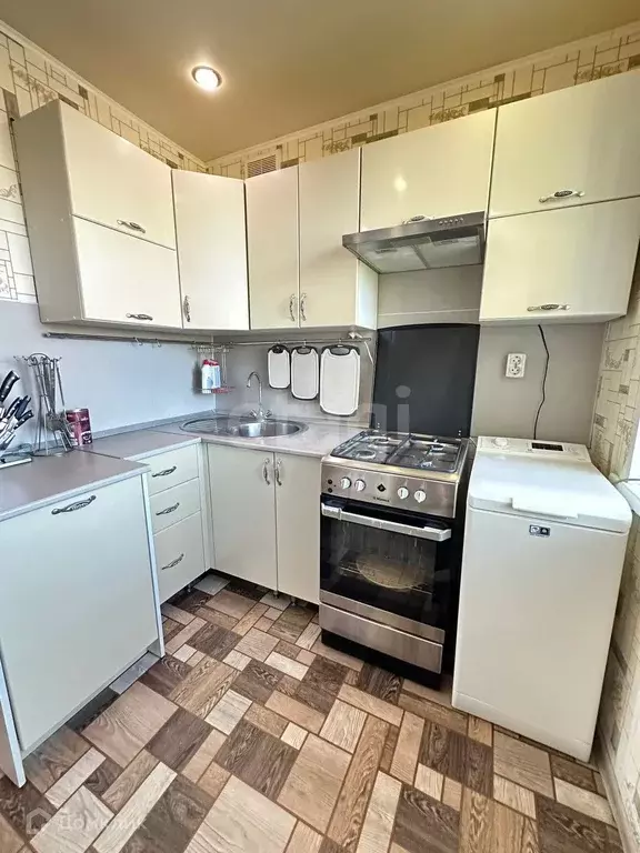 Продаётся 4-к квартира, 61.8 м - Фото 0