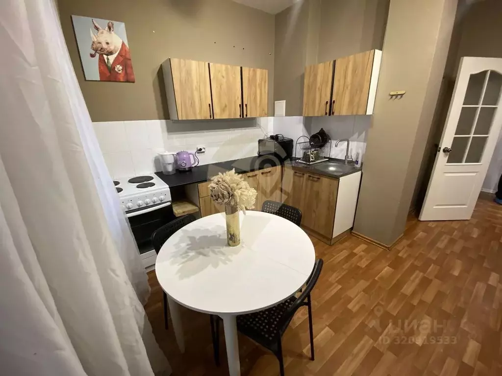 1-к кв. Белгородская область, Старый Оскол Дубрава мкр, 1 кв-л, 17 ... - Фото 0