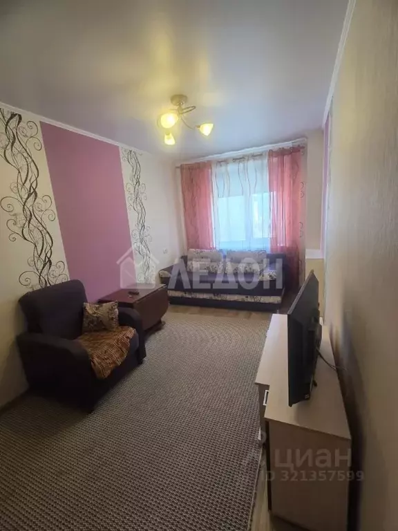 2-к кв. Омская область, Омск Омская ул., 114/3 (40.0 м) - Фото 1