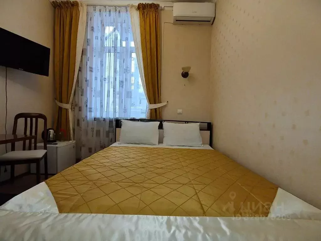 Комната Крым, Евпатория ул. Караева, 1 - Фото 1