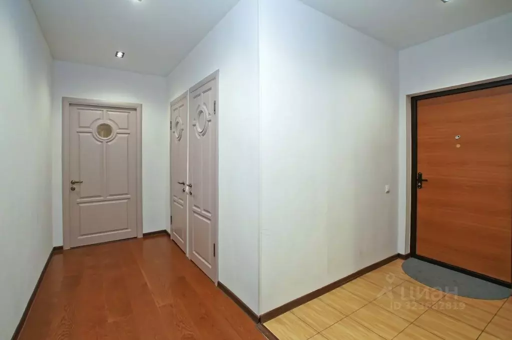 2-к кв. Омская область, Омск ул. Богдана Хмельницкого, 42к1 (64.3 м) - Фото 2