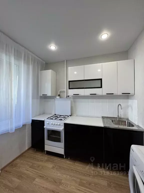 1-к кв. Татарстан, Набережные Челны ул. Шамиля Усманова, 124 (29.0 м) - Фото 0