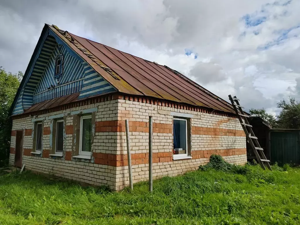 Дом в Чувашия, Цивильский муниципальный округ, д. Нюрши ул. Братьев ... - Фото 1