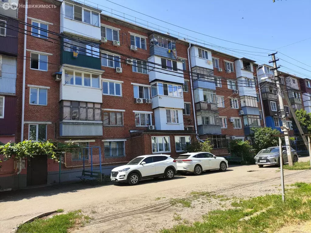 3-комнатная квартира: Краснодар, Кореновская улица, 15 (60.7 м) - Фото 1