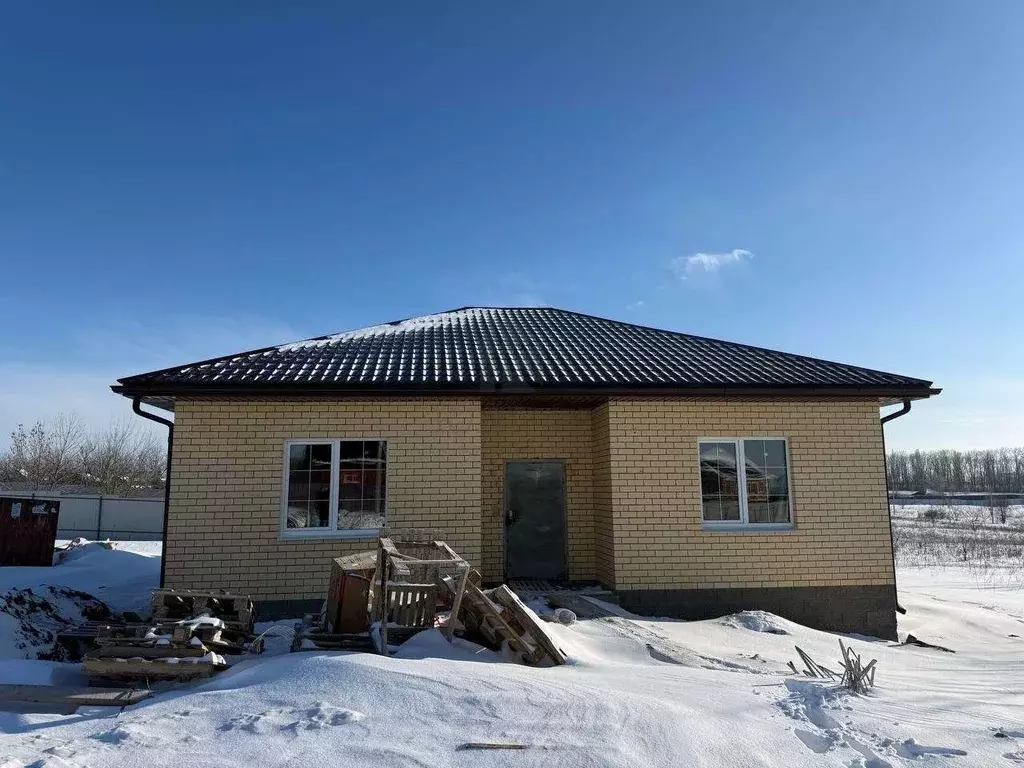 Дом в Белгородская область, Белгородский район, Дубовское с/пос, с. ... - Фото 1